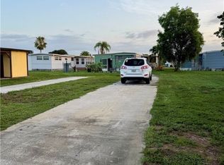 33 Poinsettia Dr, Fort Myers, FL 33905