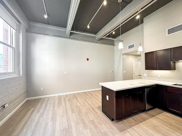 Chatham Lofts — Photo 37