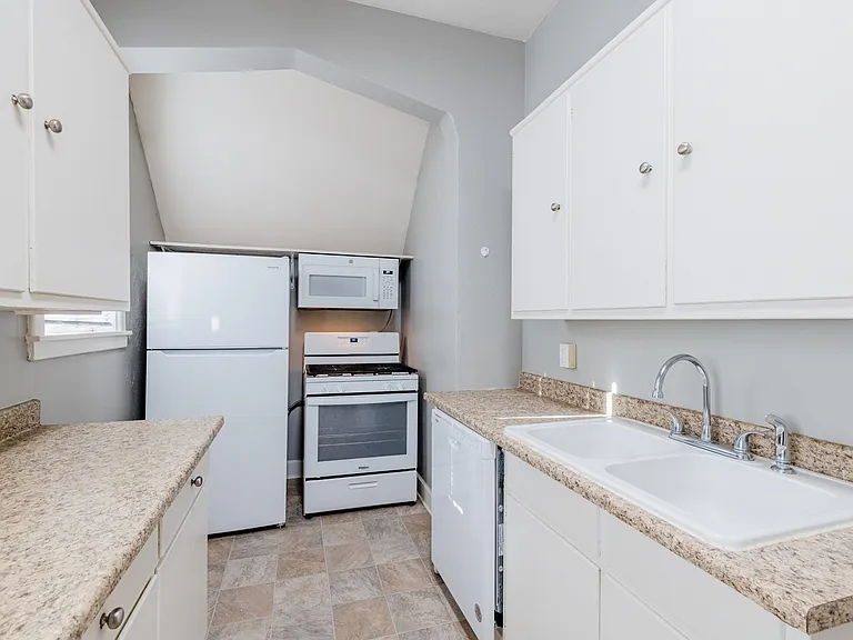3815 Dewey Ave — Photo 24