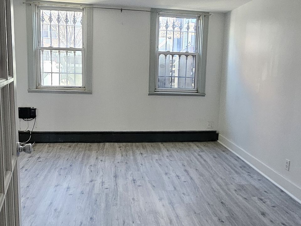 1st image of 72 Clermont Ave APT 1
