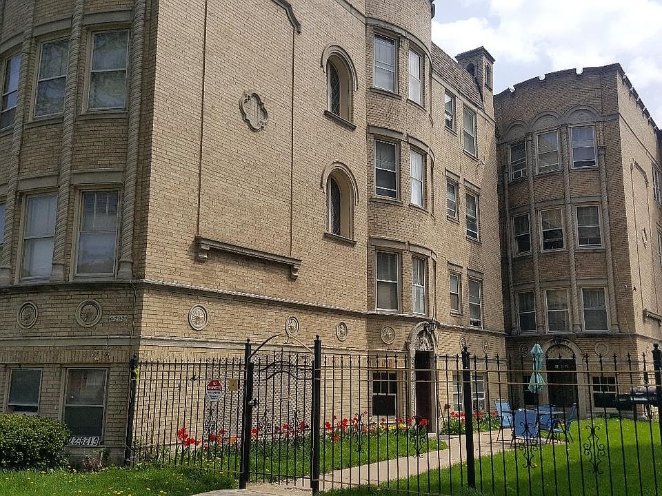 1st image of 6129 N Claremont Ave APT 3