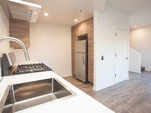 Plenty of cupboard space in kitchen