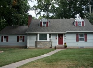 360 Auburn Ave, Wyckoff, NJ 07481