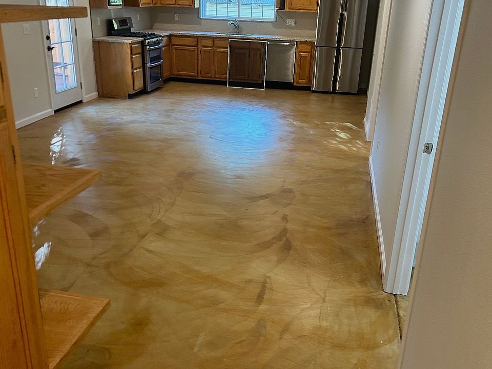 1st image of 405 E Main St