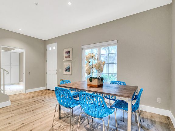 4th image of 851 N San Vincente Blvd #116