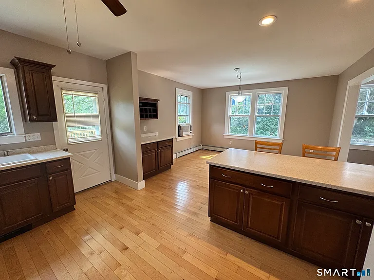 18 Spicer Ave — Photo 13