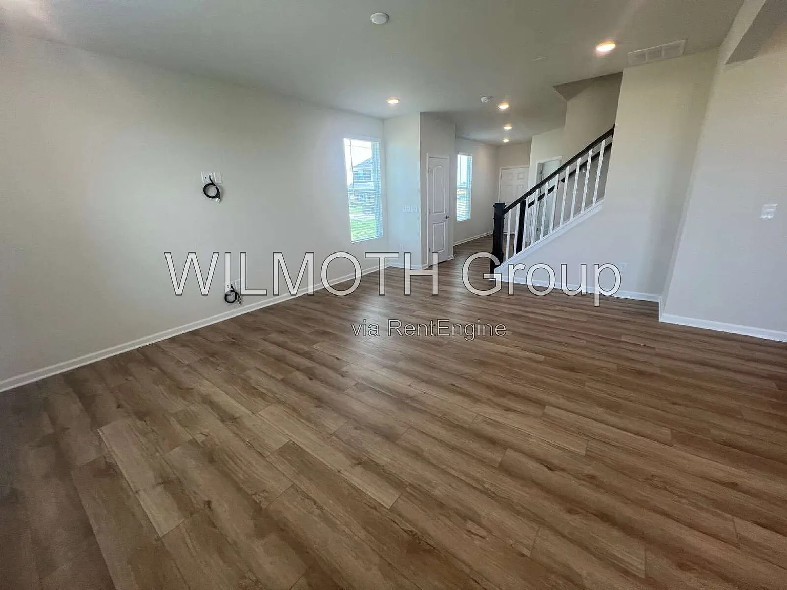 4 bed, 2.5 bath, 2644 sqft, $3,000 — Photo 3