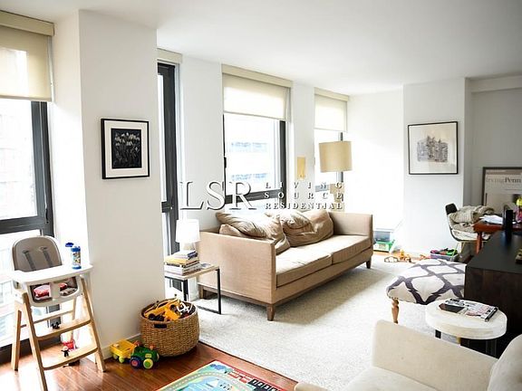 4th image of 89 Murray St APT 7K