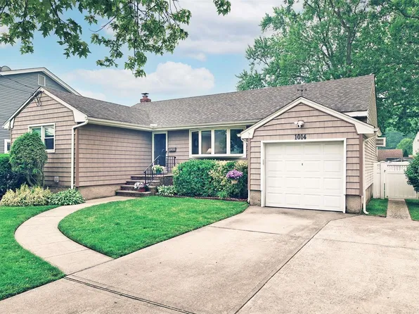 1014 Washington Avenue, North Bellmore, NY 11710