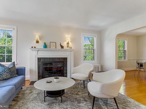 5th image of 103 W Alexandria Ave