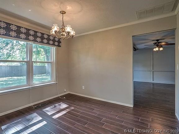 5th image of 7501 S Fern Ave