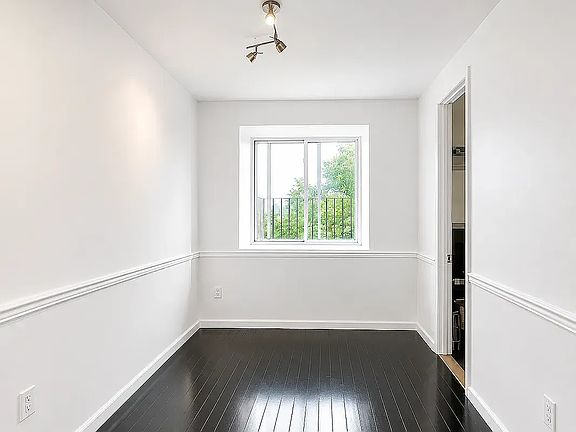 3rd image of 436 Wilson Ave #2V