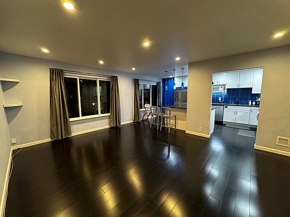 5th image of 577 Price St