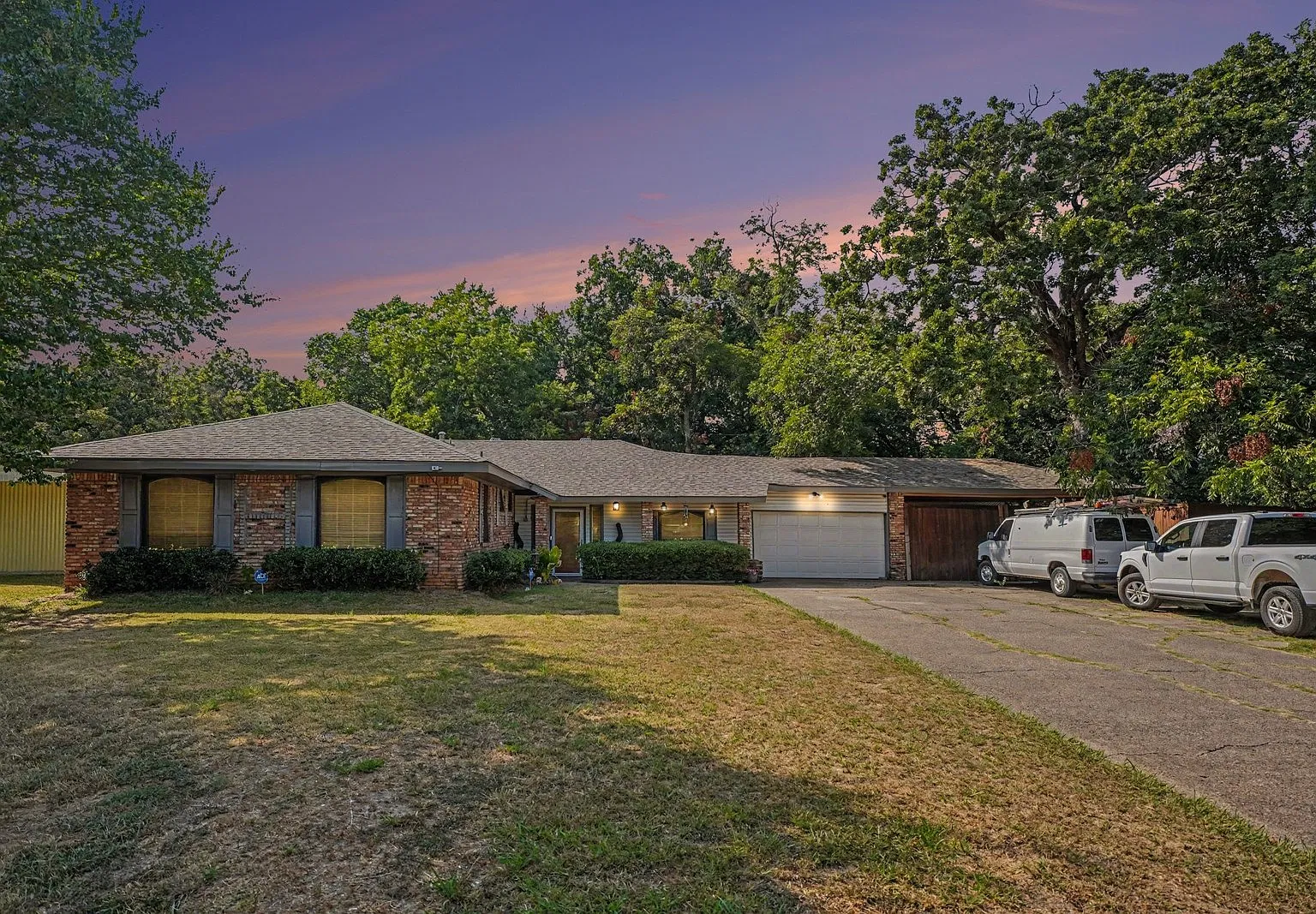 3 bed, 1900 sqft, $2,100 — Photo 1