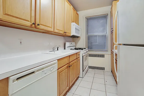 Rented by Bond New York | media 4