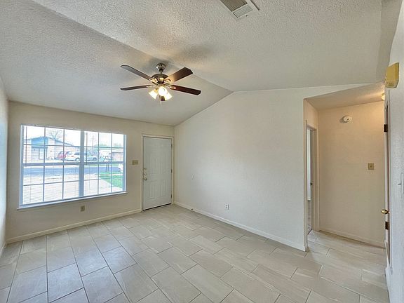 4th image of 1206 Charisse St #B