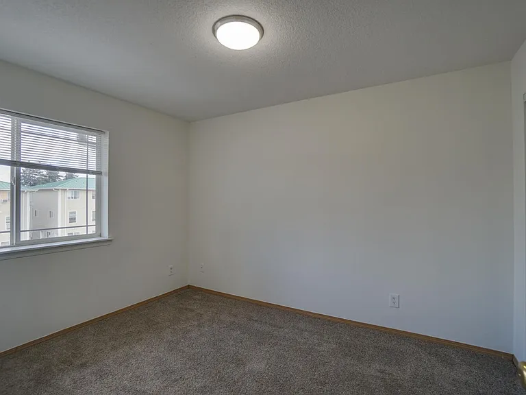 Beverly Rose Apartments — Photo 30