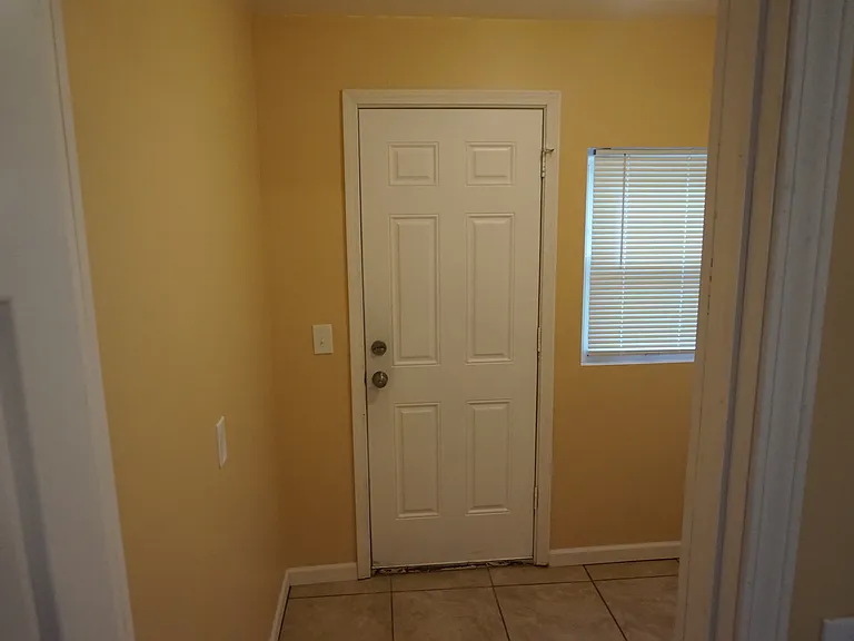 2202 Isabelle St — Photo 7