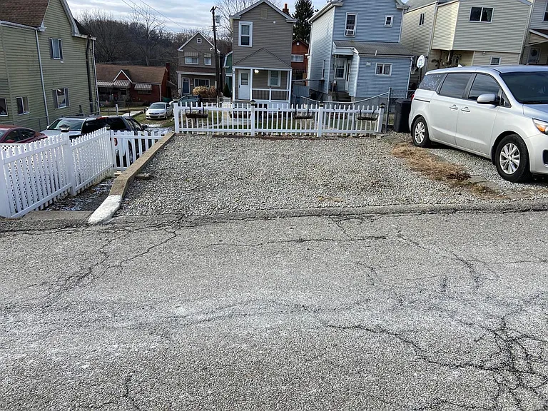 625 Chess St — Photo 8