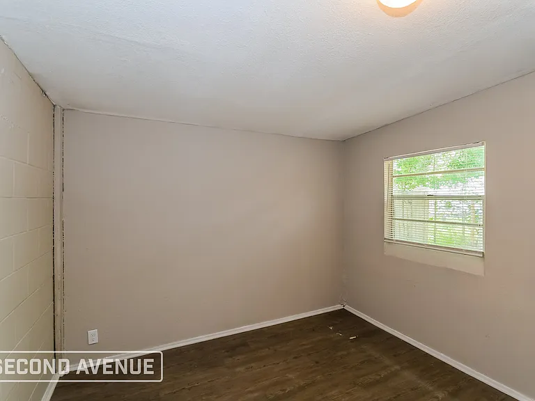 2939 W 4th St — Photo 19