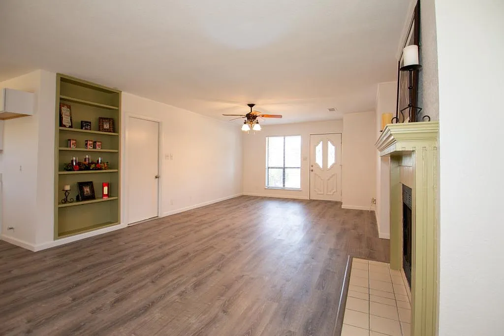 800 Oak Grove Ln. — Photo 4