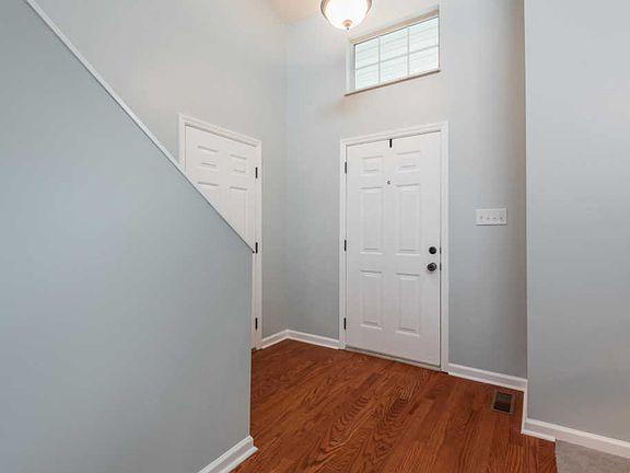 3rd image of 1140 Edenbridge Way