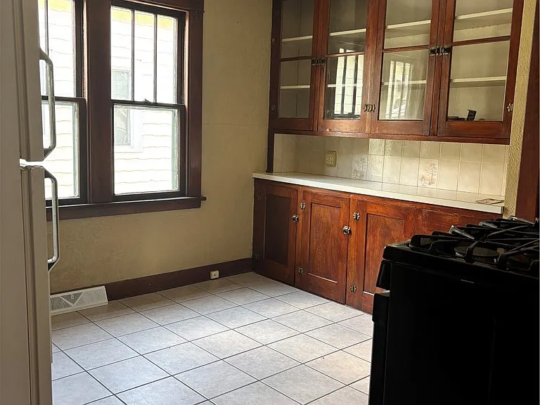 46 Kirkwood Dr #LOWER — Photo 5