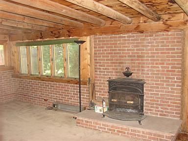 4th image of 215 Hemlock St