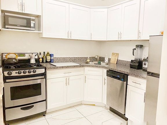 3rd image of 248 W 21st St #3A