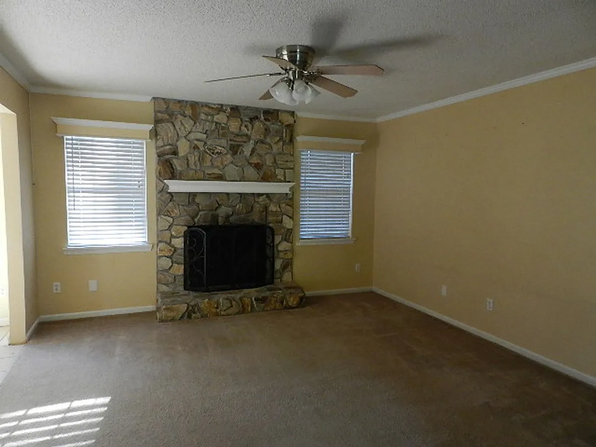 Building Photo - 4141 Pebble Creek Dr