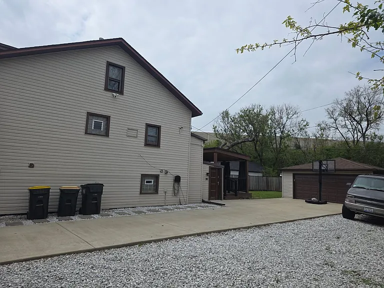 9804 Linn Ave — Photo 17