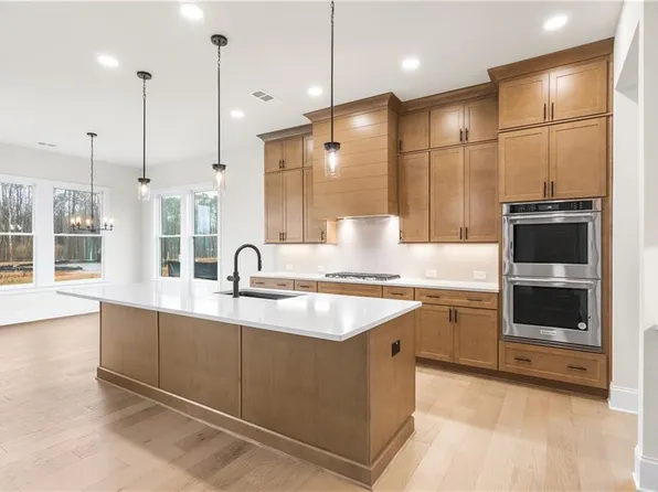 6270 Wallace Farms Dr, Cumming, GA 30028