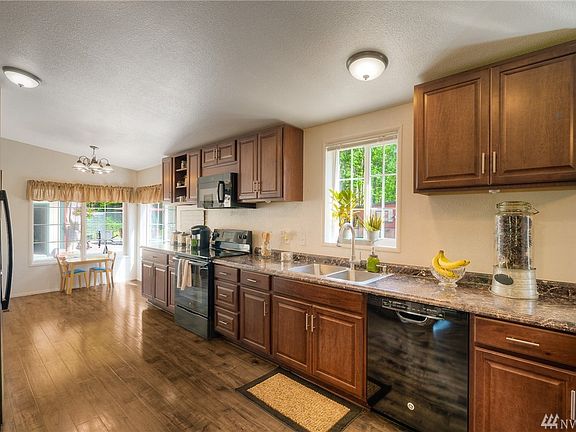 3rd image of 34919 SE 262nd St