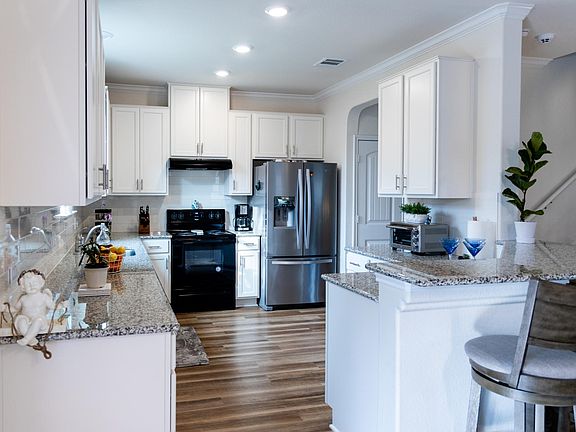 5th image of 9006 Golden Leaf Dr #9006