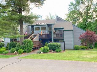 112 Green Cir, Paupack, PA 18451