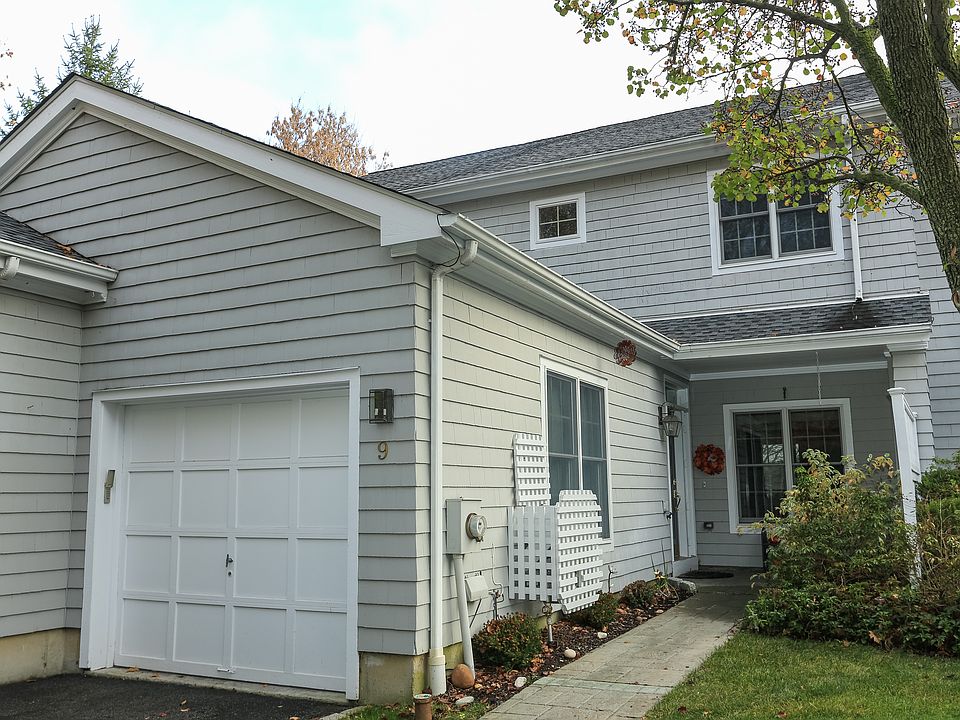 1st image of 9 Treetop Ln
