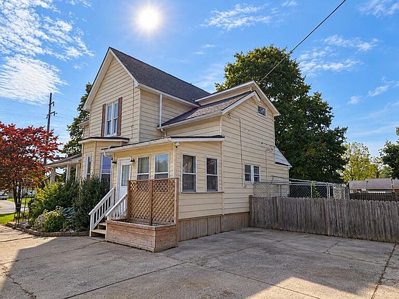 4th image of 1003 Grace St
