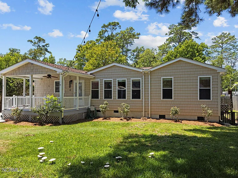 221 Salty Shores Rd — Photo 44