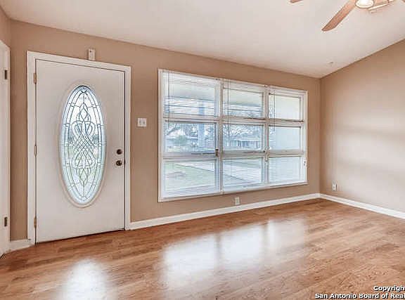 3rd image of 559 Lanark Dr