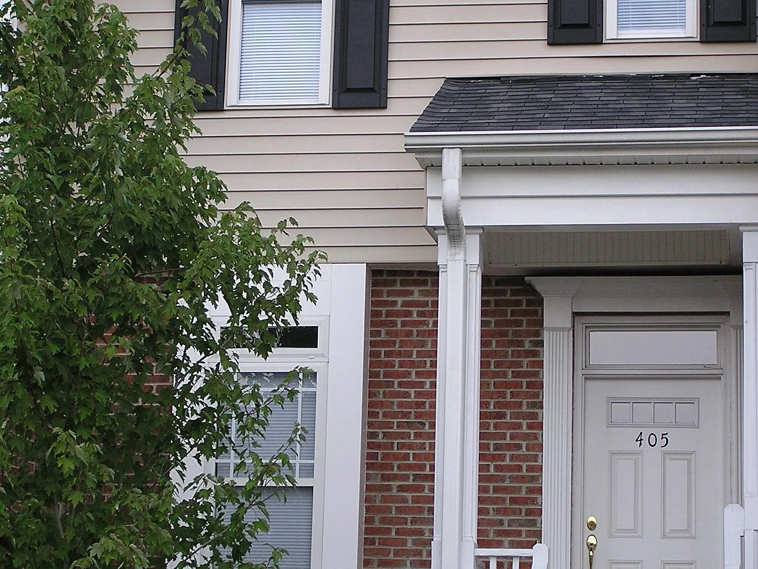 115 Windermere Dr — Photo 3