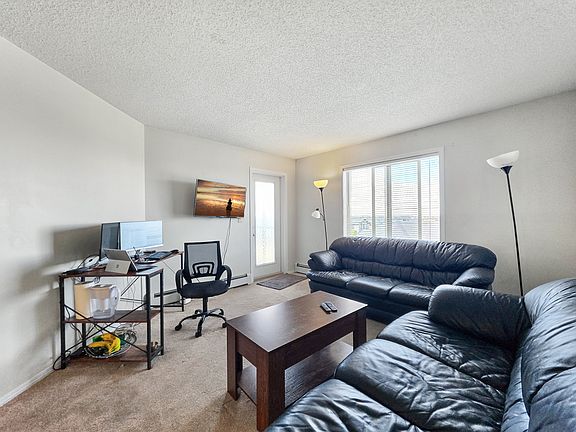 3rd image of 5 Saddlestone Way NE #413