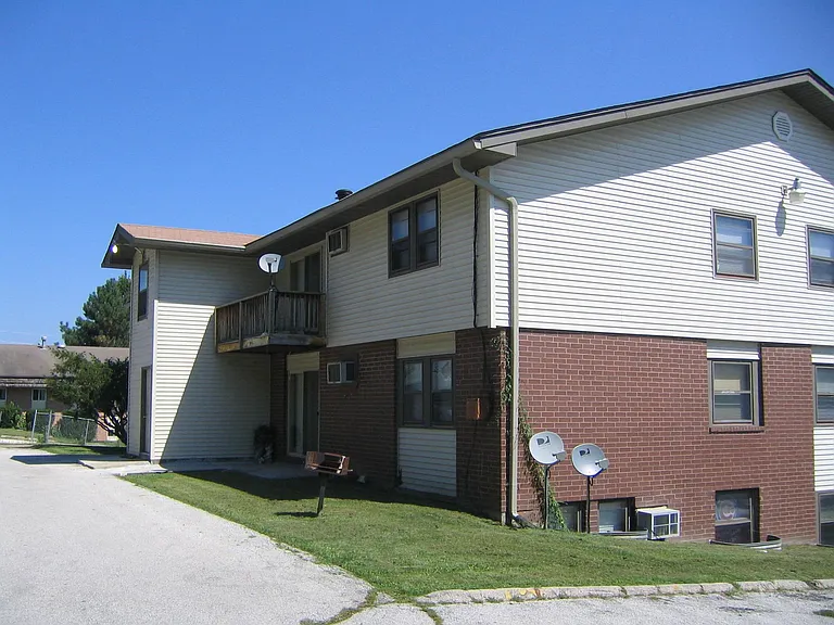 121 S Hazel St — Photo 15