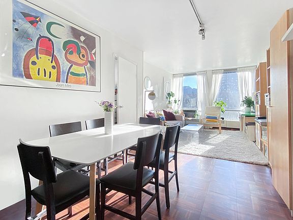 3rd image of 343 E 30th St APT 5K