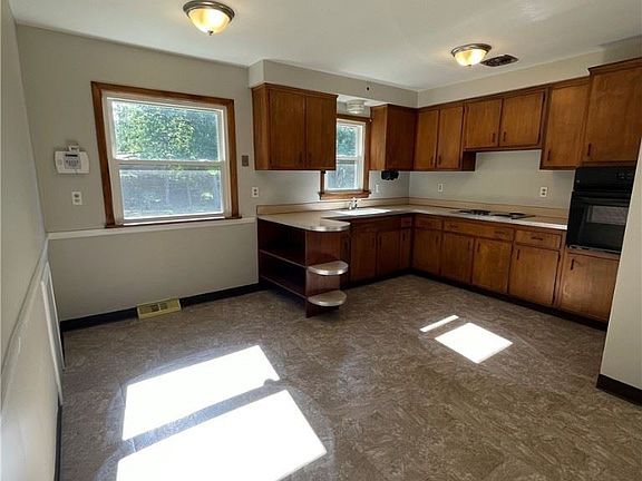 5th image of 1900 Braeburn Park Dr