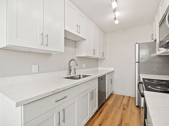 5th image of 2015 NE 89th St APT 303