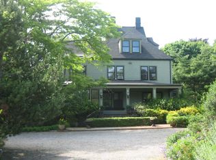 210 Pond Xing, Lawrence, NY 11559