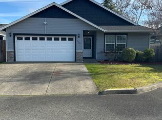 720 Lincoln Rd, Grants Pass, OR 97526