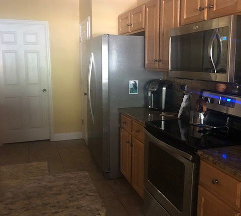 3rd image of 173 Hawthorn Hedge Ln