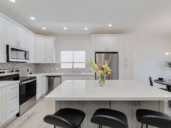 3rd image of 8773 E Via De Encanto