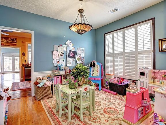 4th image of 3222 Davenport Park Ln